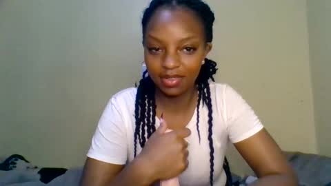 Snapshot of lustylena511 chatting on December 21, 2025, 8:10 am Lena online show from December 21, 2025, 8:10 am