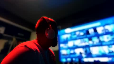 luv2cumc2c online show from December 21, 2025, 4:03 pm