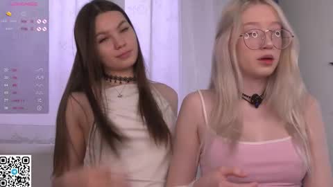 Snapshot of luv_jane chatting on November 10, 2025, 6:12 am online show from November 10, 2025, 6:12 am