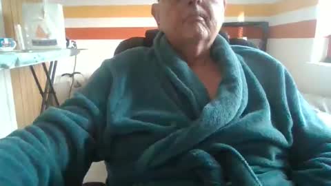 Snapshot of luvbigtits271 chatting on January 14, 2026, 12:00 pm luvbigtits271 online show from January 14, 2026, 12:00 pm