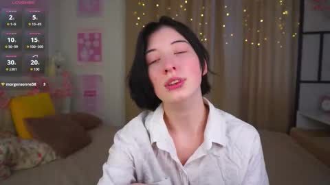 Snapshot of luvenianitschke chatting on February 25, 2026, 9:19 am Sasha online show from February 25, 2026, 9:19 am