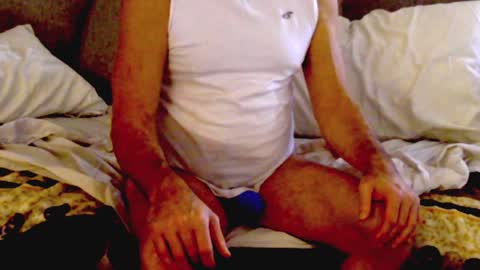 Snapshot of luvthecam2 chatting on December 24, 2024, 8:05 pm M Jordan online show from December 24, 2024, 8:05 pm