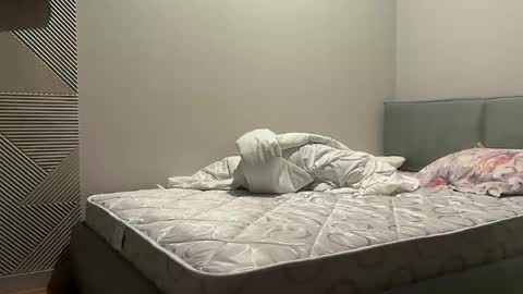 lux_angel online show from April 16, 2026, 10:45 pm