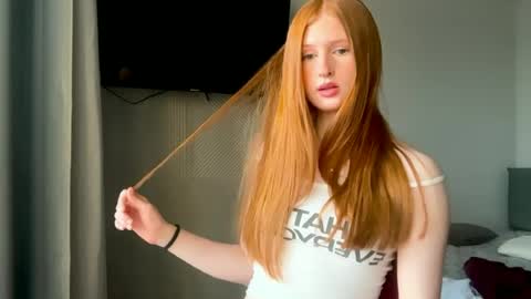 Snapshot of lux_angel chatting on July 25, 2026, 12:42 am lux_angel online show from July 25, 2026, 12:42 am