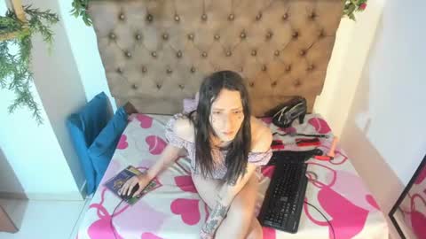 lux_royse online show from July 12, 2026, 5:53 am
