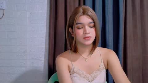 queen lux online show from February 12, 2026, 10:38 pm