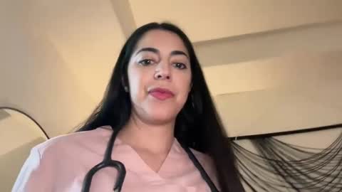 Snapshot of luxcher22 chatting on December 6, 2024, 3:30 am luxcher22 online show from December 6, 2024, 3:30 am