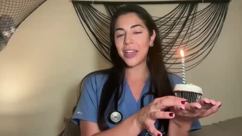 luxcher22 online show from September 26, 2025, 2:48 am