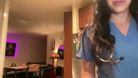 Snapshot of luxcher22 chatting on November 6, 2025, 4:35 am luxcher22 online show from November 6, 2025, 4:35 am