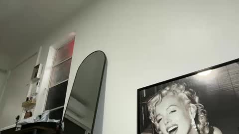 Snapshot of luxcher22 chatting on February 11, 2026, 7:57 am luxcher22 online show from February 11, 2026, 7:57 am