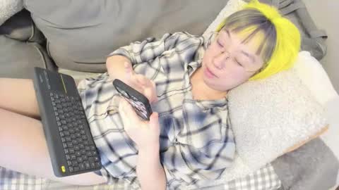 Snapshot of luxgray chatting on February 22, 2026, 11:47 pm LuxGray online show from February 22, 2026, 11:47 pm