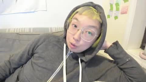 Snapshot of luxgray chatting on March 23, 2026, 12:03 am LuxGray online show from March 23, 2026, 12:03 am