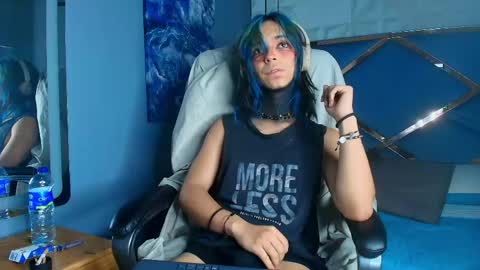 Snapshot of luxiel_ chatting on April 28, 2026, 10:37 pm Luxiel 3 online show from April 28, 2026, 10:37 pm