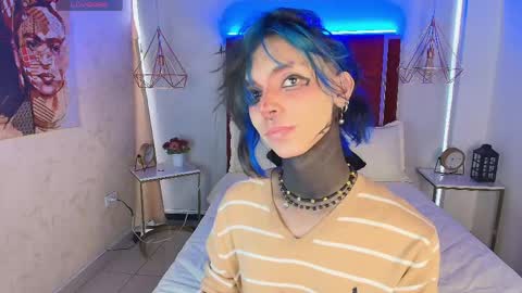 Snapshot of luxiel_ chatting on June 1, 2026, 9:27 pm Luxiel 3 online show from June 1, 2026, 9:27 pm