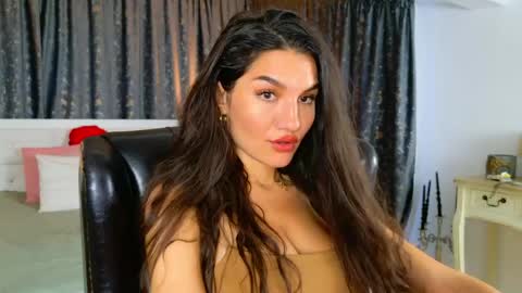 Snapshot of luxqueenstudio chatting on May 16, 2026, 3:22 pm KarolinaAlpha online show from May 16, 2026, 3:22 pm