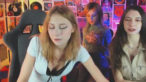 Snapshot of luxrayi chatting on January 21, 2025, 2:59 pm Ray online show from January 21, 2025, 2:59 pm