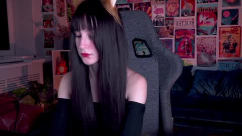 Snapshot of luxrayi chatting on February 1, 2025, 3:07 pm Ray online show from February 1, 2025, 3:07 pm