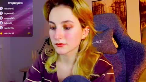 Snapshot of luxrayi chatting on February 26, 2025, 9:05 pm Ray online show from February 26, 2025, 9:05 pm