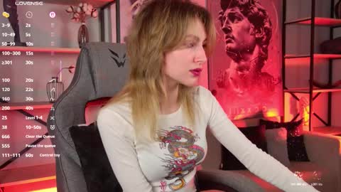 Snapshot of luxrayi chatting on December 2, 2025, 2:17 am Ray online show from December 2, 2025, 2:17 am