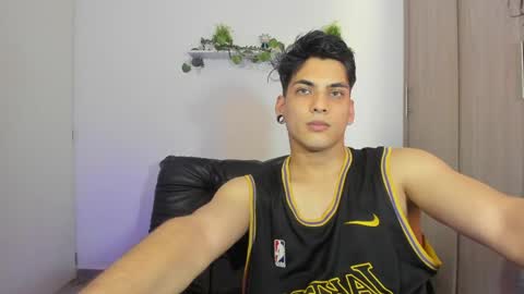 Snapshot of luxrx chatting on April 28, 2026, 6:13 pm luxrx online show from April 28, 2026, 6:13 pm