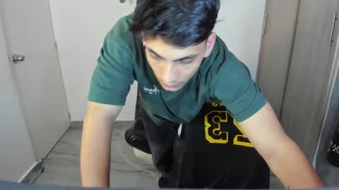 Snapshot of luxrx chatting on May 7, 2026, 6:13 pm luxrx online show from May 7, 2026, 6:13 pm