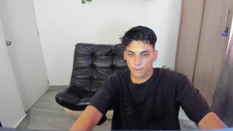 Snapshot of luxrx chatting on May 9, 2026, 6:35 pm luxrx online show from May 9, 2026, 6:35 pm