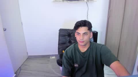 Snapshot of luxrx chatting on May 24, 2026, 7:08 pm luxrx online show from May 24, 2026, 7:08 pm