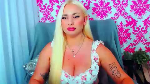 Snapshot of luxuriaaa chatting on September 8, 2025, 7:24 pm Luxuriaa online show from September 8, 2025, 7:24 pm