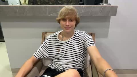 luxury_bob online show from March 7, 2026, 4:26 pm