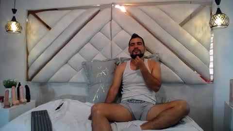 Lesly And Arnold online show from January 25, 2025, 4:13 pm