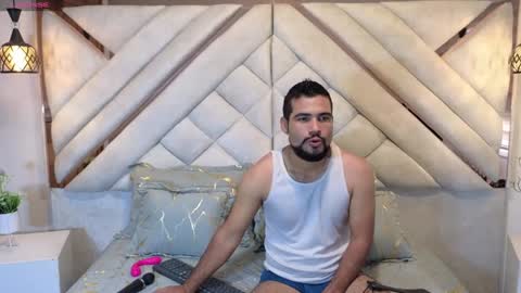 Lesly And Arnold online show from January 29, 2025, 12:24 pm