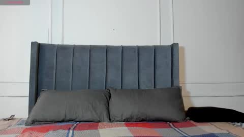 Snapshot of luxuryheaven chatting on September 15, 2025, 7:03 pm Tommy and Polly online show from September 15, 2025, 7:03 pm