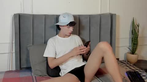 Snapshot of luxuryheaven chatting on October 15, 2025, 7:03 pm Tommy and Polly online show from October 15, 2025, 7:03 pm