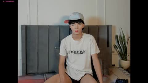 Snapshot of luxuryheaven chatting on October 20, 2025, 7:58 pm Tommy and Polly online show from October 20, 2025, 7:58 pm