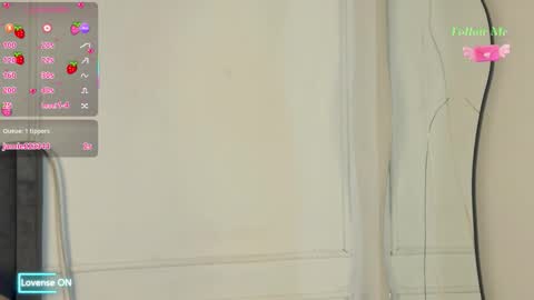 Snapshot of luxuryheaven chatting on November 7, 2025, 2:55 am Tommy and Polly online show from November 7, 2025, 2:55 am