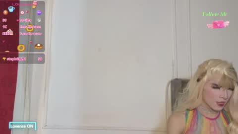 Snapshot of luxuryheaven chatting on November 10, 2025, 3:38 am Tommy and Polly online show from November 10, 2025, 3:38 am