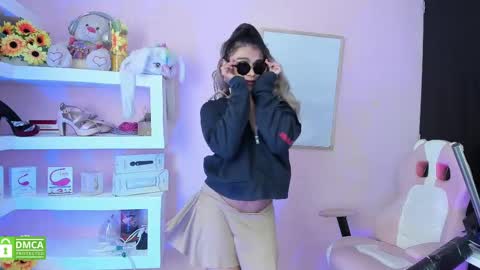 Snapshot of luz_celeste_ chatting on February 10, 2025, 8:00 pm Luz online show from February 10, 2025, 8:00 pm