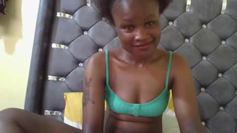 ly1084491 online show from May 5, 2026, 12:24 pm