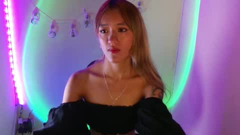 Call me Lia  online show from January 5, 2026, 9:40 pm