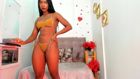 Snapshot of lyabloom chatting on February 16, 2026, 7:54 pm LyaBloom online show from February 16, 2026, 7:54 pm