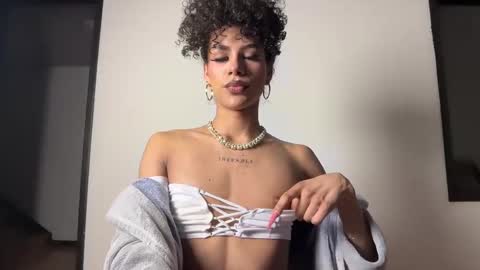 Snapshot of lyadumont chatting on September 29, 2025, 3:11 am LYA online show from September 29, 2025, 3:11 am