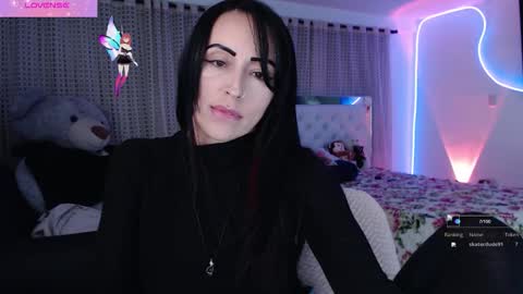 Lyann  online show from December 3, 2025, 2:19 am