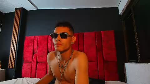 Snapshot of lycan_fox chatting on June 19, 2026, 2:05 am TELL ME LYCAN online show from June 19, 2026, 2:05 am