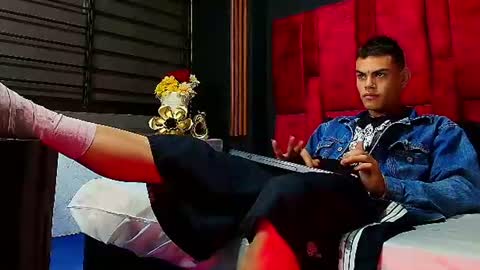 Snapshot of lycan_fox chatting on June 24, 2026, 1:48 am TELL ME LYCAN online show from June 24, 2026, 1:48 am