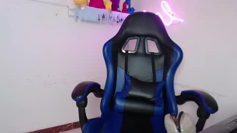  Lycoris  online show from November 24, 2025, 9:14 pm