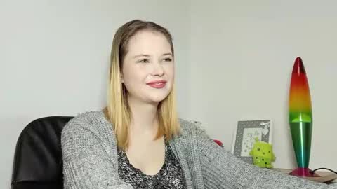 Lydia online show from October 7, 2025, 6:49 pm