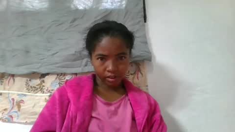 lydie856696 online show from July 24, 2026, 3:48 am