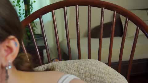 hi im Lyle online show from February 23, 2025, 6:07 am