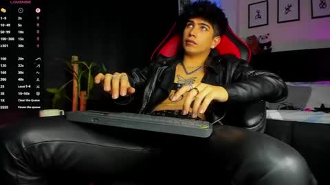Lyle Bennett Freelance Model online show from July 28, 2026, 7:39 pm