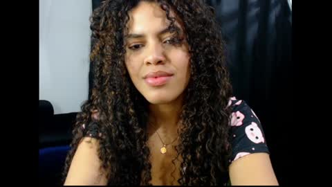 lylii_evans online show from February 9, 2025, 3:32 am
